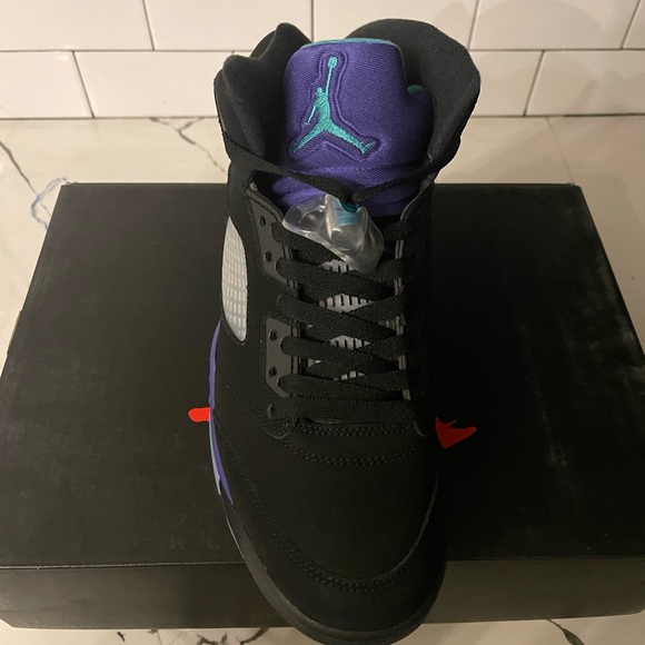 Men’s Jordan Retro 5 Black Grape Size 8.5. - Picture 3 of 8